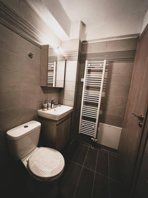 Escala Double Loft 1 & Parking In The City Center فولوس المظهر الخارجي الصورة