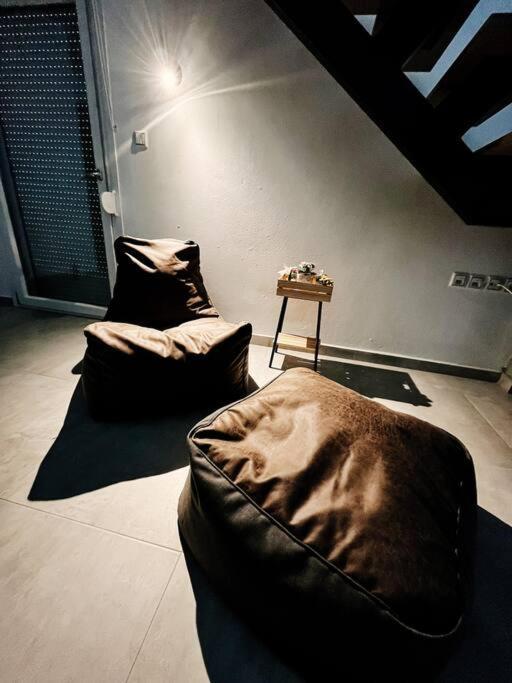 Escala Double Loft 1 & Parking In The City Center فولوس المظهر الخارجي الصورة